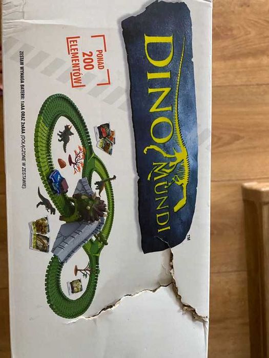 Kolejka z dinozaurami -Dino mundi atak triceratopsa