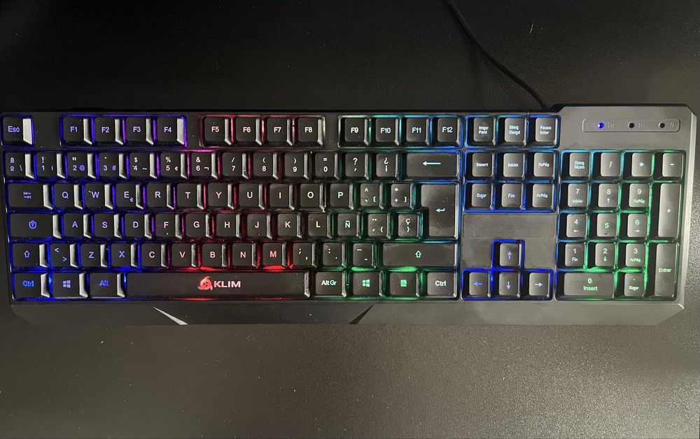 Teclado RGB KLIM espanhol