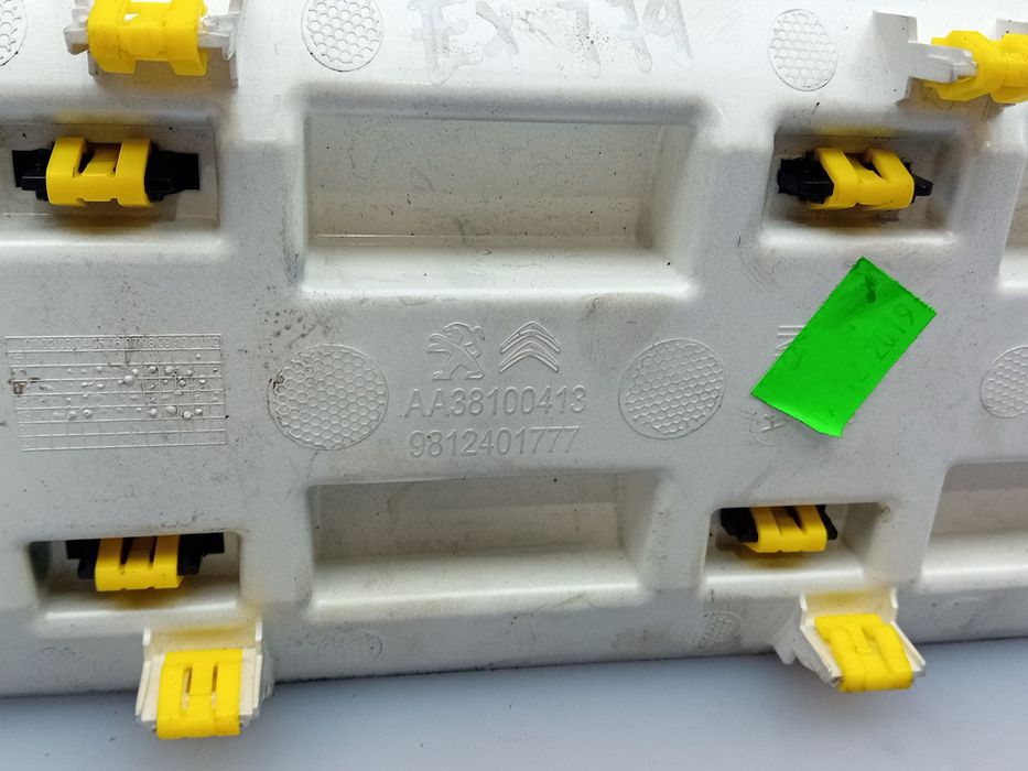 Moldura da consola central / rádio / aro CITROËN C3 III (SX)