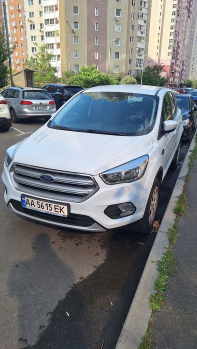 Автомобіль Ford Kuga
