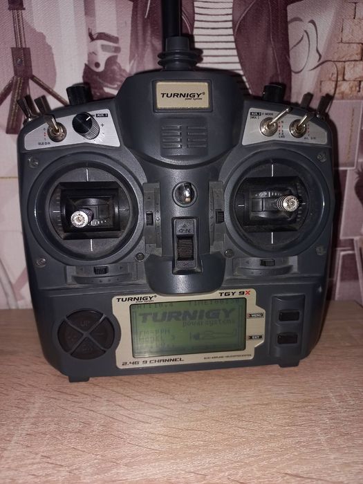 Продам аппаратуру управления самолётом на радиоуправлении