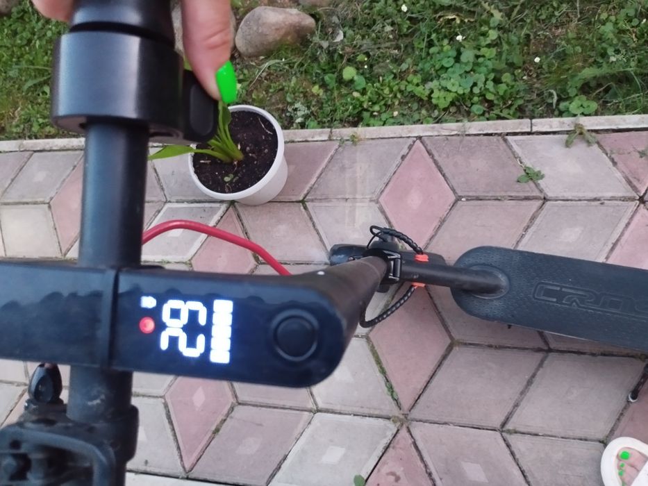 Продам електро самокат Crosser N9