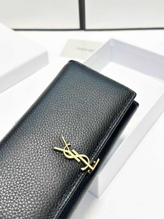 Carteira Yves Saint Laurent comprida em pele de bezerro