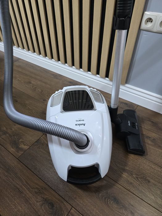 Odkurzacz workowy Amica Sharq VM 7011