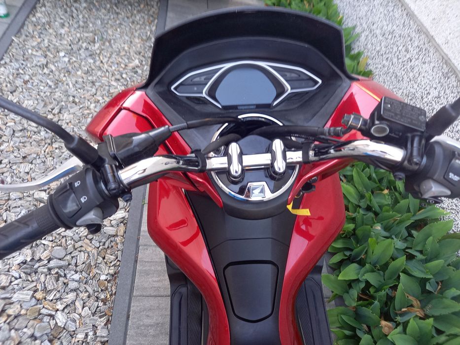 Honda PCX skuter o poj. 125