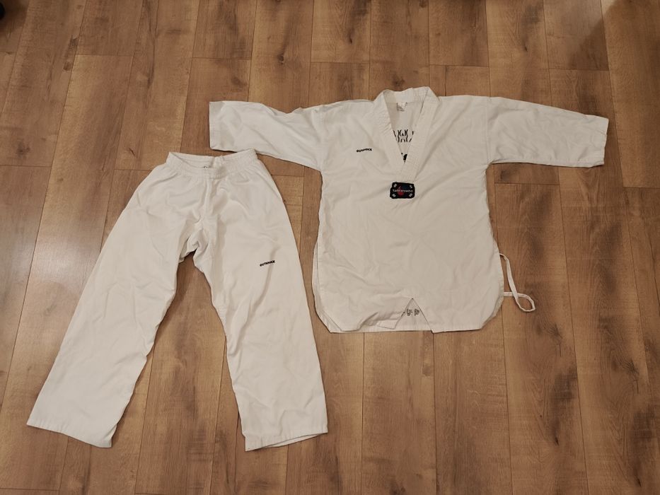 Dobok używany do taekwondo