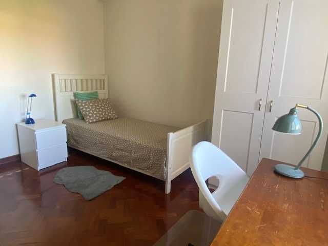 Quarto para Arrendar a Estudante