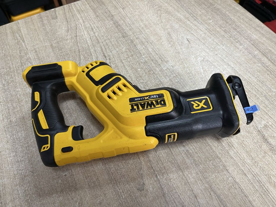 Dewalt DCS367 / безщіткова шабельна пила Девольт