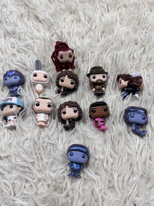 Іграшки 'Stranger Things' kinder joy