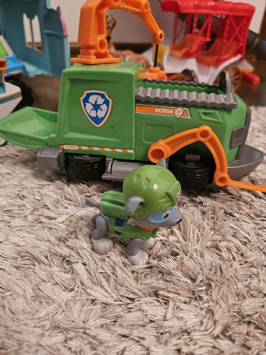 Ігровий набір Paw Patrol базовий рятівний автомобіль з водієм Роккі