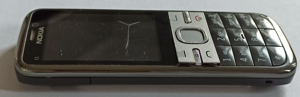 Telefon Nokia C5-00