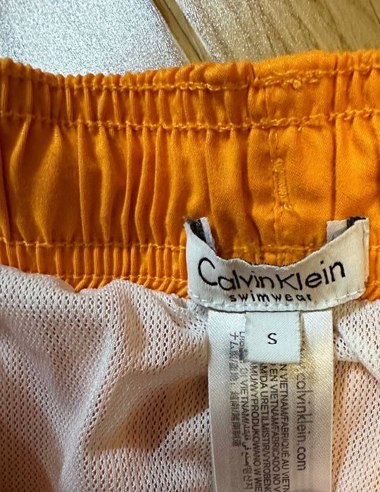 Помаранчеві плавальні шорти Calvin Klein розмір S