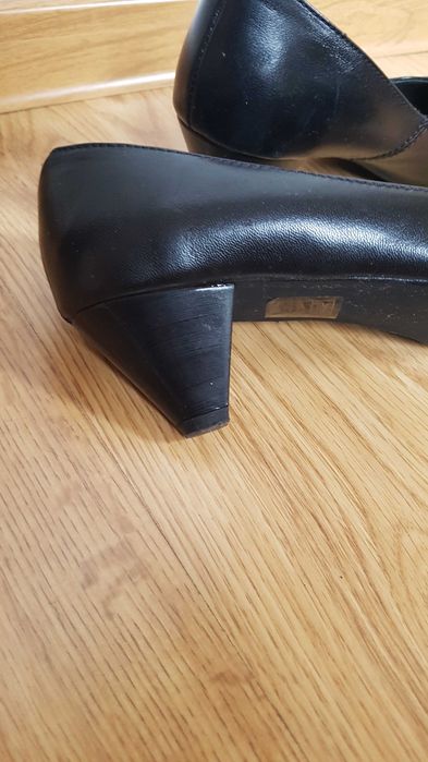 Czółenka skóra naturalna  roz. 39