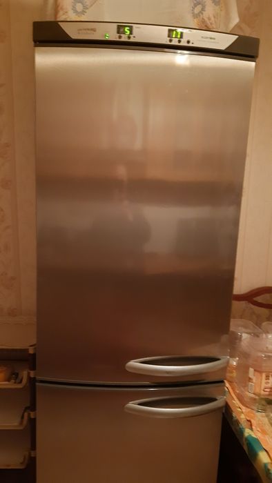 Холодильник 1,80 м