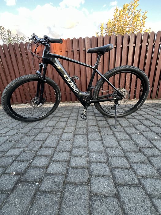 Rower elektryczny CUBE REACTION RACE  XL. 2022