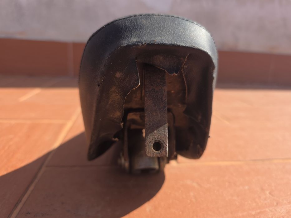 Selim bicicleta almofadado preto e peças