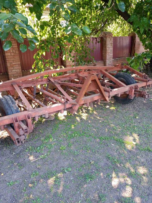 Трактори та сх обладнення