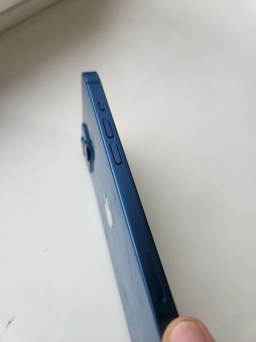 Продам 13 айфон