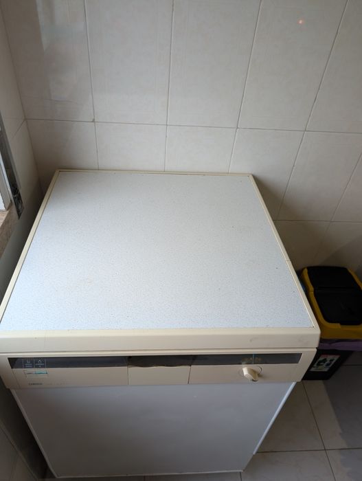 Máquina lavar loiça Zanussi