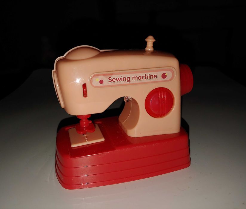 Детские игрушки швейная машинка с звуком и подсветкой для кукол