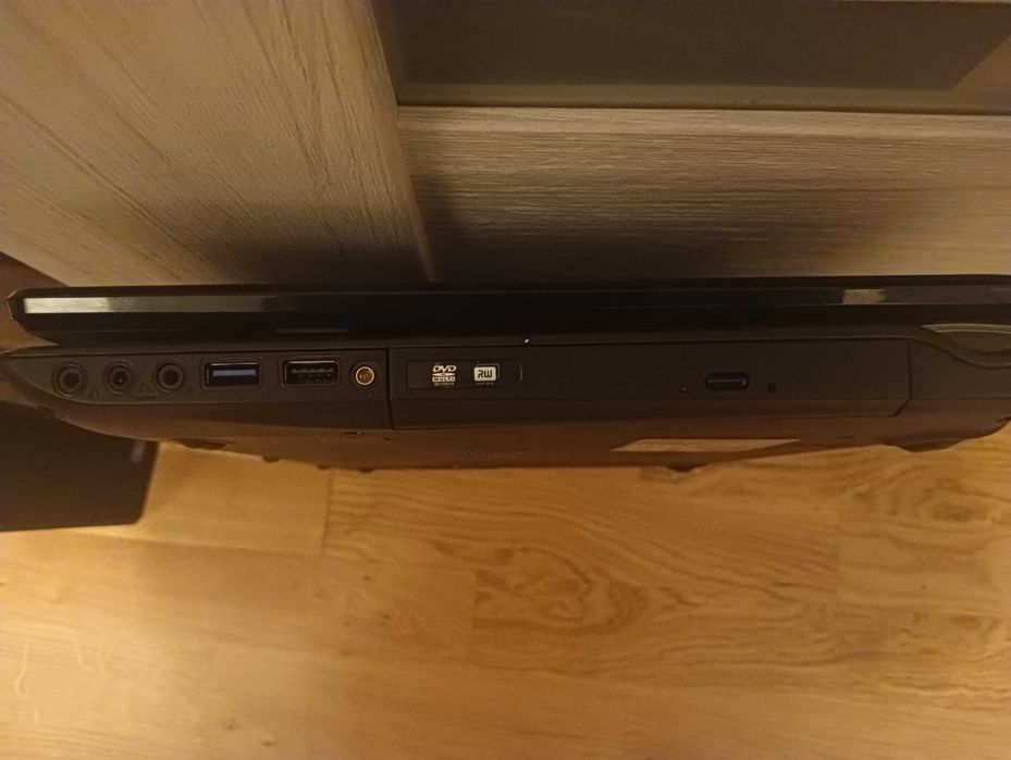 ASUS N71JA-TY061 i5-430M, 4GB DDR3, HDD 320GB, DVD-RW