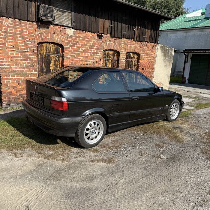 BMW e36 compact 323ia m52b25 skora sporsitze