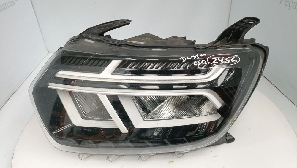 Ótica / farol esquerda DACIA Duster (HM_)