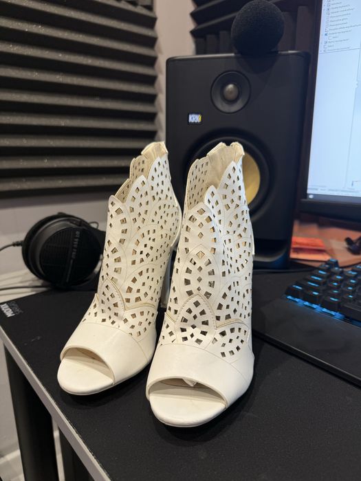 Buty na obcasie Lily Rose