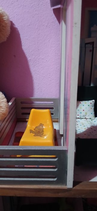 Casa de boneca com acessórios