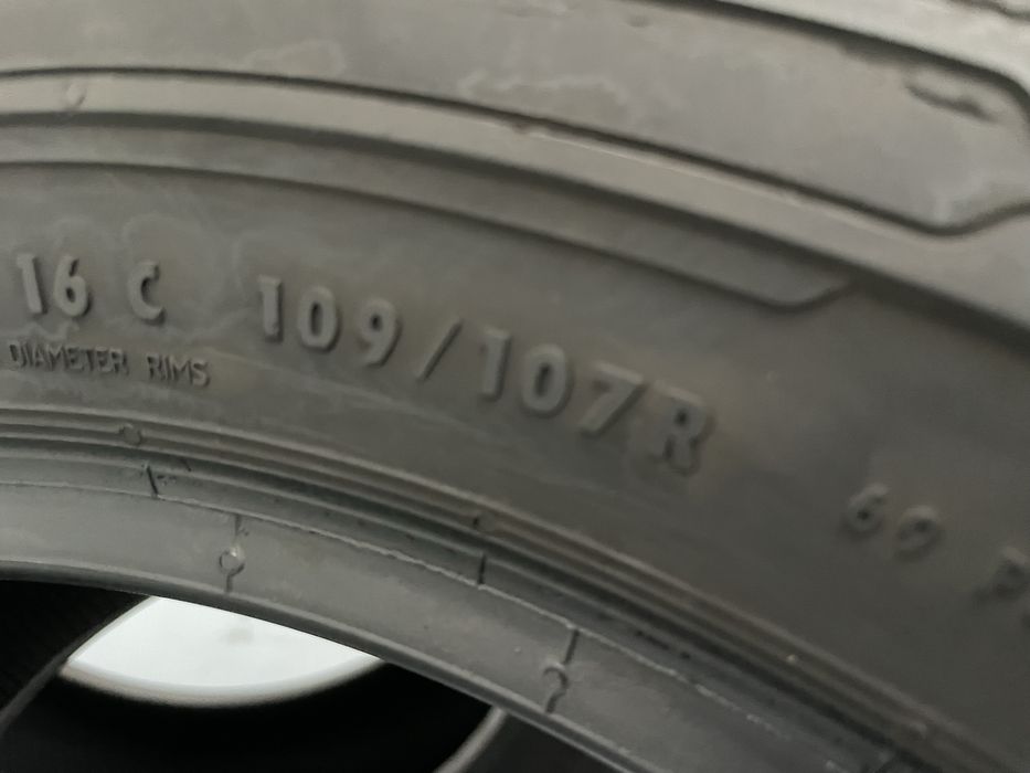 2 Pneus 215/65 R16C Continental