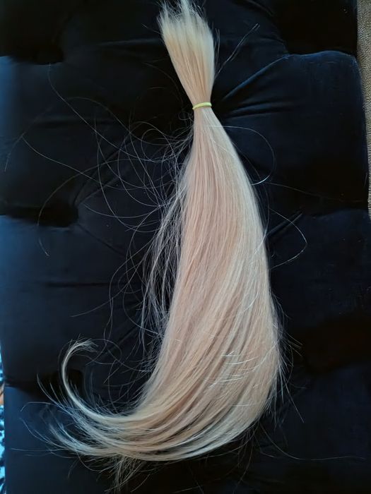 Волосся слов'янське натуральне світле та чорні на тресах