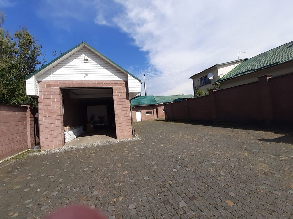 Продам будинок, м. Малин!