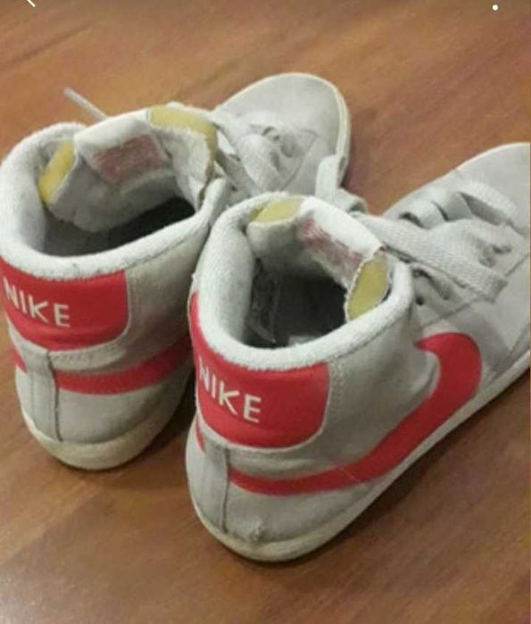 Tenis nike castanhos