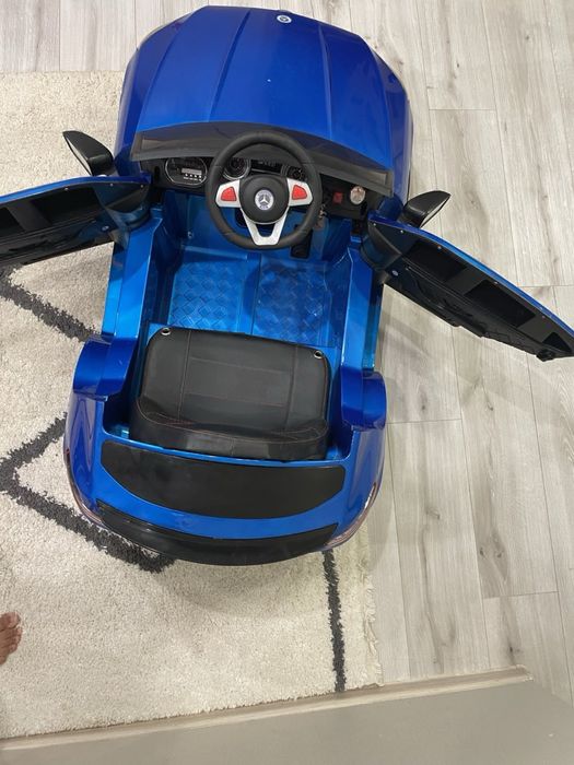 Продам детский автомобиль