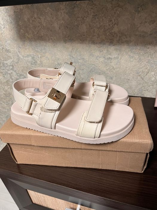 Продам нові босоніжки Steve Madden