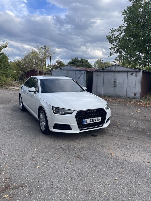 Audi A4B9 2016 год