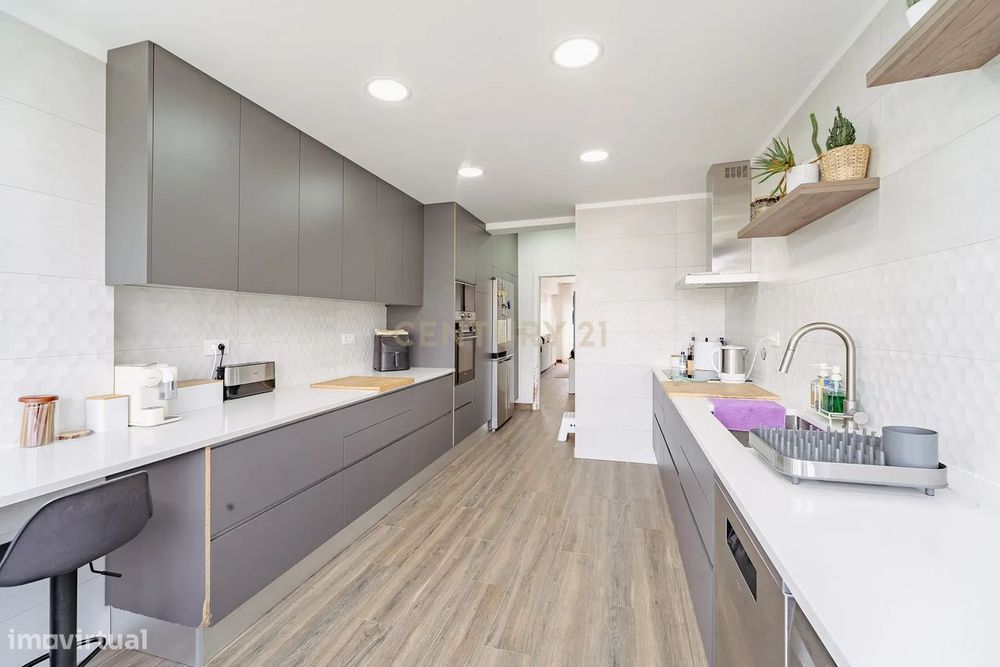 Apartamento T3 em Carnaxide, Lisboa