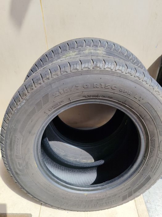 Pneus 215/70 R15