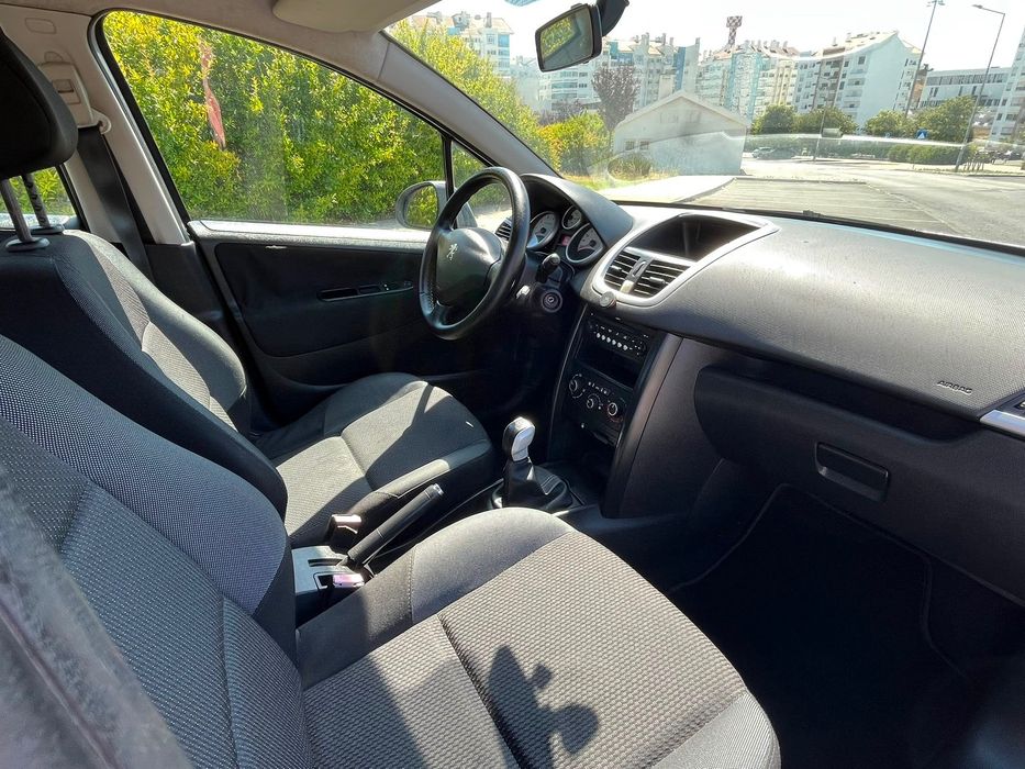 Peugeot 207 1.4i - 100 Mil kms - A/C