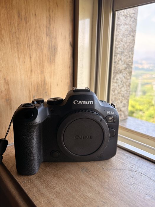 Canon R6 Mark ll + Canon 85mm f/2 + Flash e transmissor