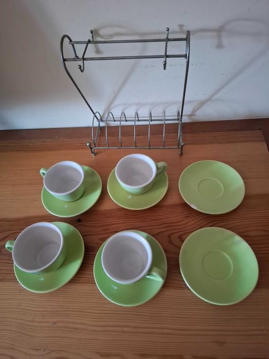 Chávenas e Pires de Café com Suporte