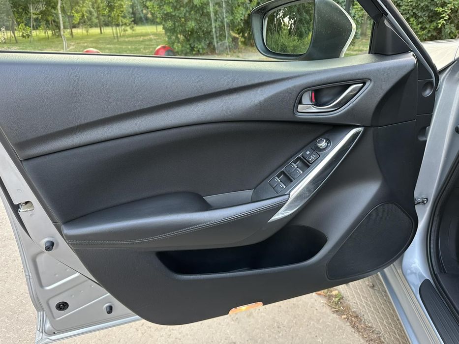 Офіційна Mazda 6 2017