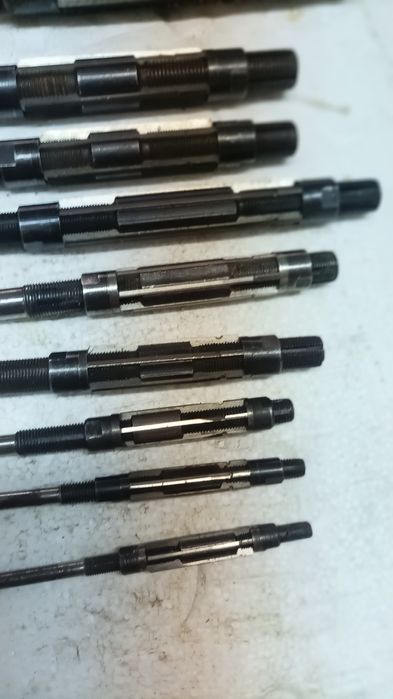 Rozwiertaki nastawne ręczne