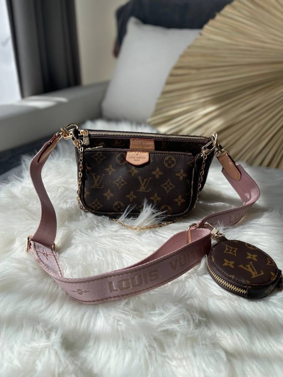 PRILIKA NOVA LOUIS VUITTON TORBA