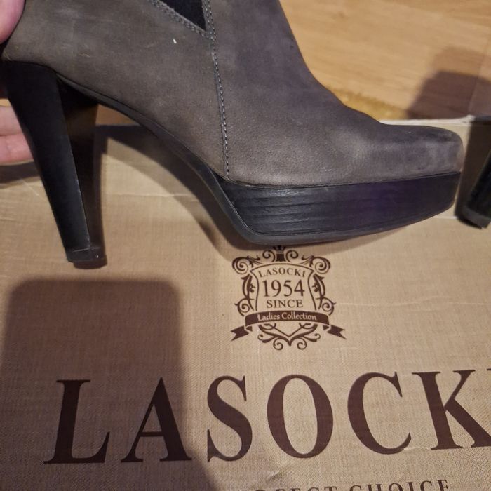 Botki na platformie Lasocki