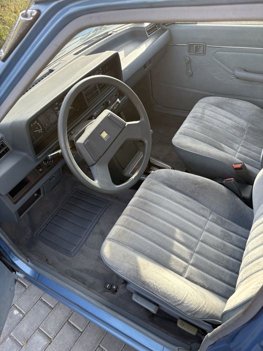 Mazda 929 coupe mazda 323 sedan automat