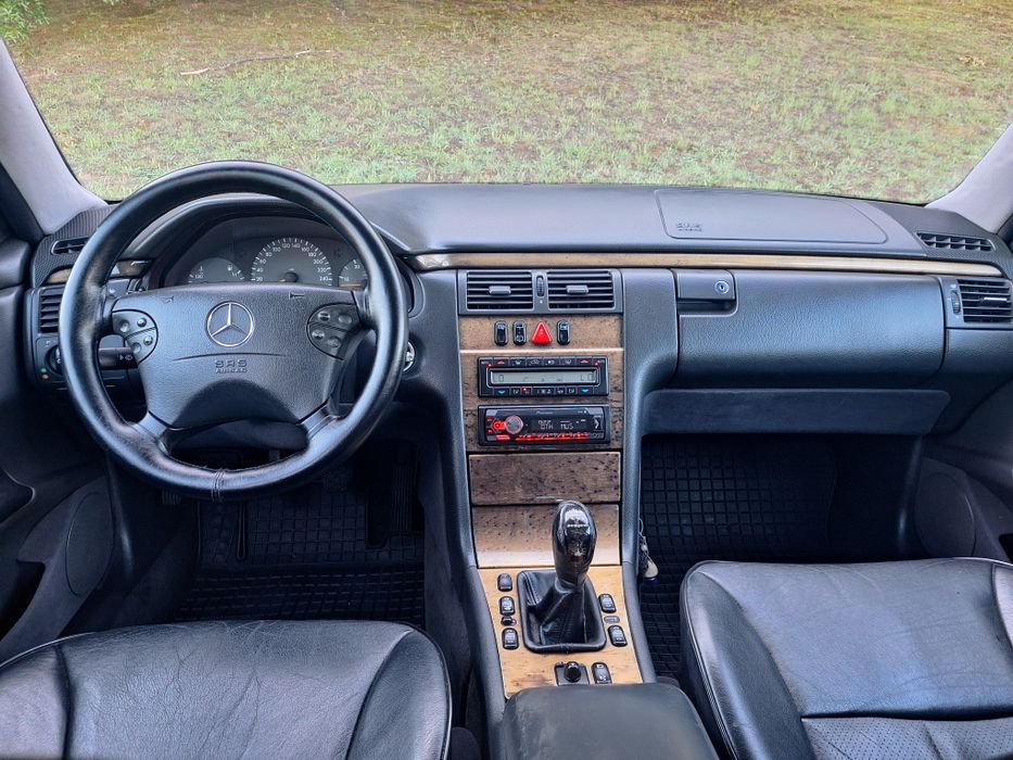 Mercedes-Benz E270 CDI Avantgarde Nacional