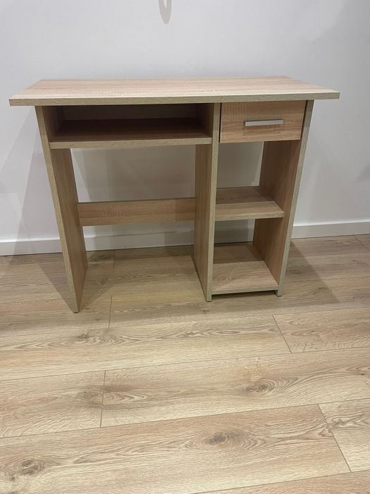 Secretária em ótimo estado