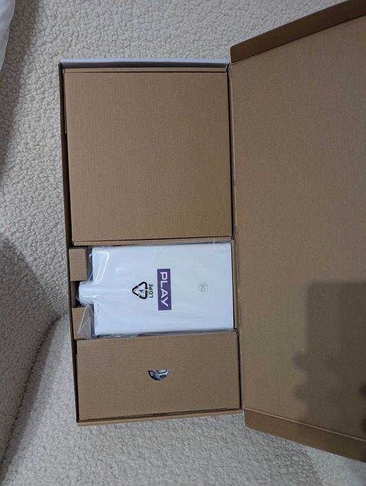 Zestaw Net Box 5G CPE Max 6 H362-383 + HUAWEI WIFI AX3 New