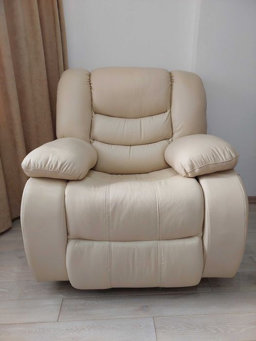шкіряне крісло реклайнер